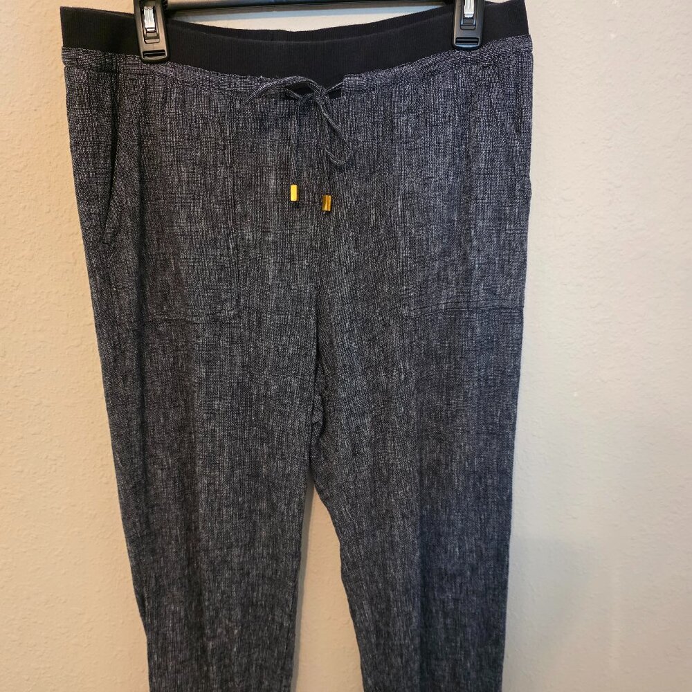 Ellen Tracy linen blend women's pants, size M.